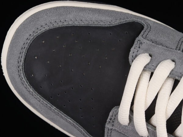 DUNK LOW SB BLACK_STEALTH_WHITE