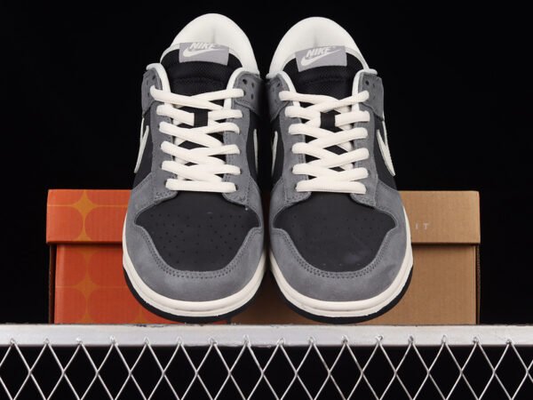 DUNK LOW SB BLACK_STEALTH_WHITE