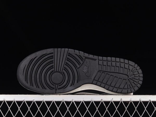 DUNK LOW SB BLACK_STEALTH_WHITE