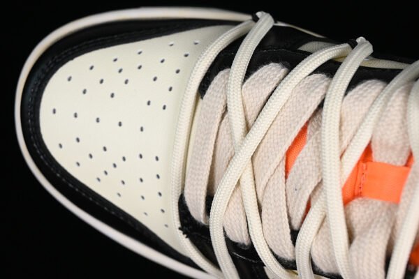 DUNK LOW MIAMI HURRICANES WHITE_BLACK_GREY