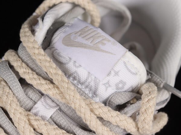 DUNK LOW ESS WHITE_GREY