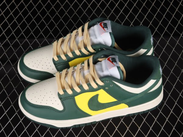DUNK LOW SAIL_OPTI YELLOW_PICANTE RED_NOBLE GREEN