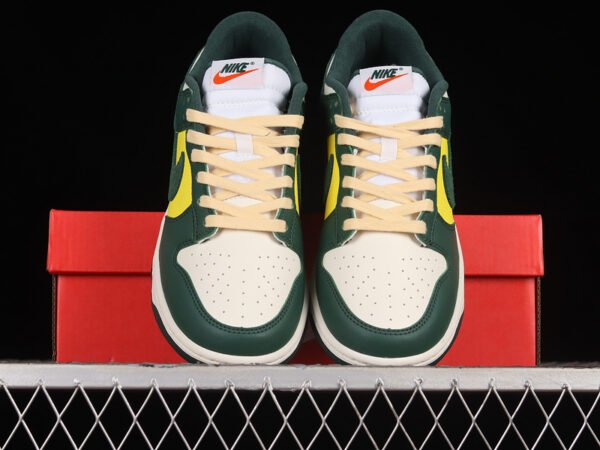 DUNK LOW SAIL_OPTI YELLOW_PICANTE RED_NOBLE GREEN