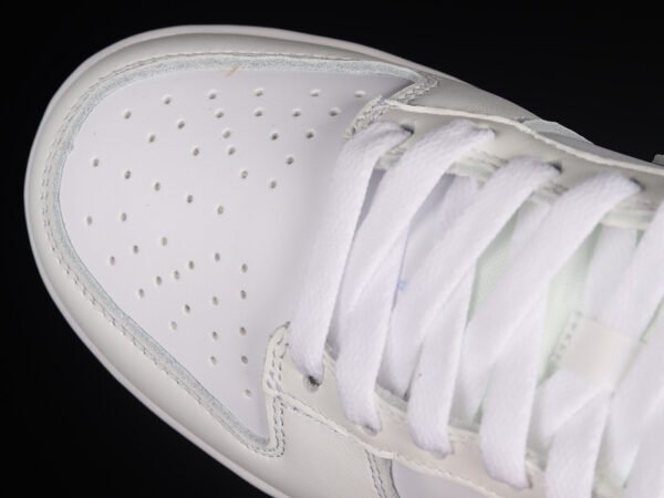 DUNK LOW GS WHITE_SUMMIT WHITE_FOOTBALL GREY