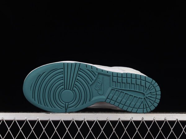 DUNK LOW GS WHITE_SUMMIT WHITE_FOOTBALL GREY
