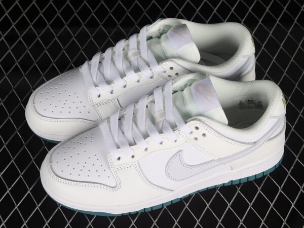 DUNK LOW GS WHITE_SUMMIT WHITE_FOOTBALL GREY