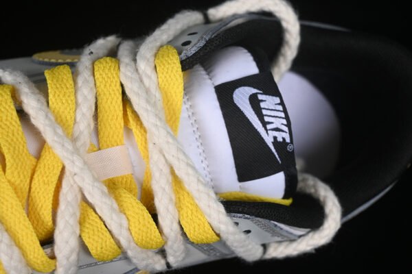 DUNK LOW SB BANANA WHITE_GREY_YELLOW