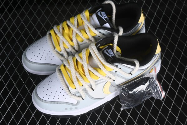 DUNK LOW SB BANANA WHITE_GREY_YELLOW