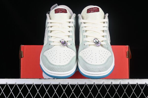 DUNK LOW LX YEAR OF THE DRAGON SAIL_DUSTY CACTUS_VAPOR GREEN_DRAGON RED
