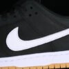 DUNK LOW SB BLACK_WHITE_BLACK_GUM LIGHT BROWN