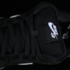 DUNK LOW SB BLACK_WHITE_BLACK_GUM LIGHT BROWN