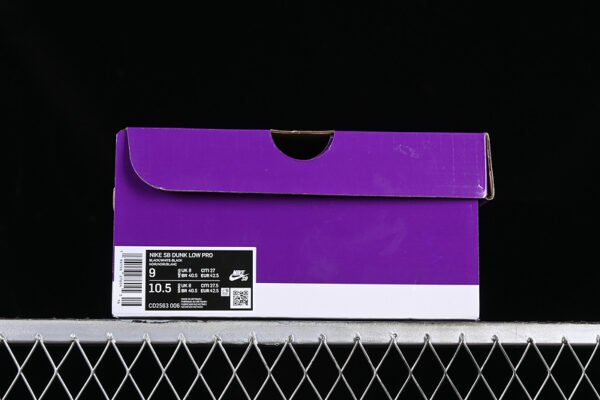 DUNK LOW SB BLACK_WHITE_BLACK_GUM LIGHT BROWN
