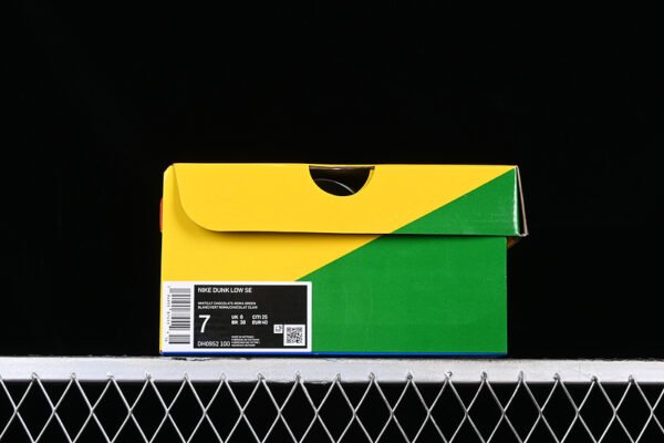DUNK LOW SB BLACK_WHITE_MULTICOLOR