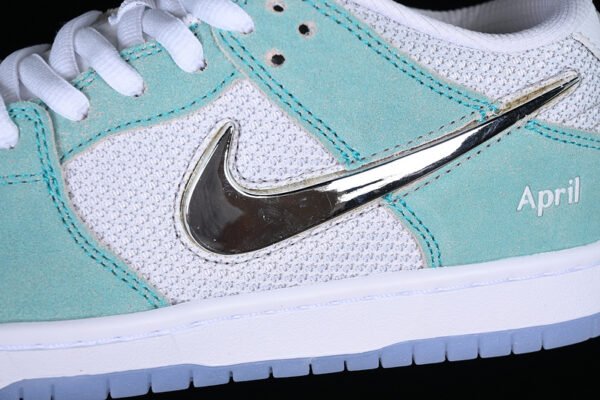 APRIL SKATEBOARDS X DUNK LOW SB TURBO GREEN_METALLIC SILVER_TURBO GREEN
