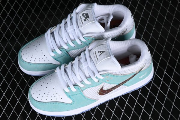 APRIL SKATEBOARDS X DUNK LOW SB TURBO GREEN_METALLIC SILVER_TURBO GREEN