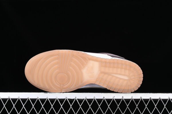 DUNK LOW COCONUT MILK_PLUM ECLIPSE_EARTH