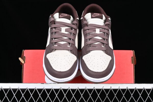 DUNK LOW COCONUT MILK_PLUM ECLIPSE_EARTH