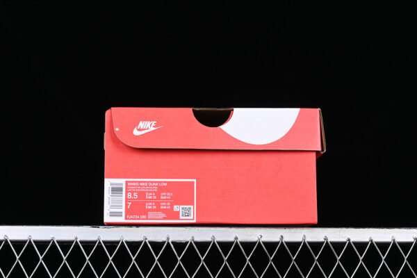 DUNK LOW COCONUT MILK_PLUM ECLIPSE_EARTH