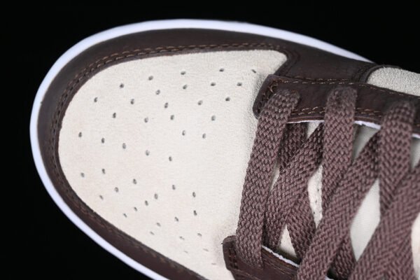 DUNK LOW COCONUT MILK_PLUM ECLIPSE_EARTH