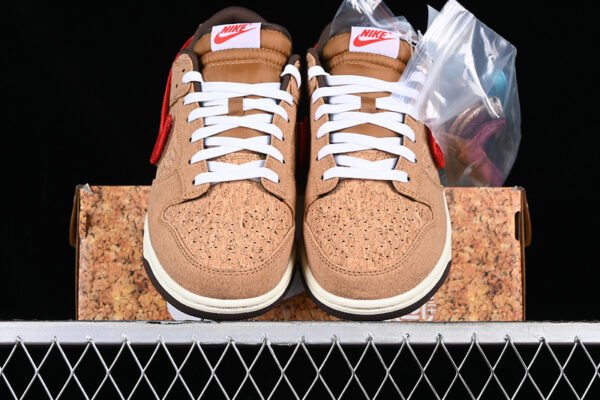 CLOT X DUNK LOW SP CORK NATURAL_FLAX_COCONUT MILK_BAROQUE BROWN