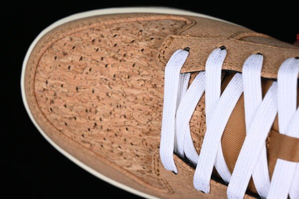 CLOT X DUNK LOW SP CORK NATURAL_FLAX_COCONUT MILK_BAROQUE BROWN