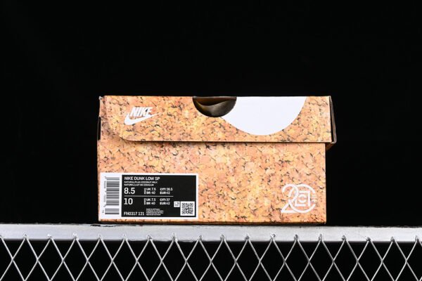 CLOT X DUNK LOW SP CORK NATURAL_FLAX_COCONUT MILK_BAROQUE BROWN