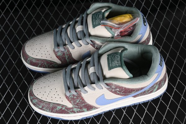CRENSHAW SKATE CLUB X DUNK LOW SB SAIL_LIGHT BLUE_CEDAR