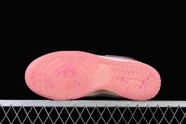 DUNK LOW LX BARBIE PINK FOAM_PALE VANILLA_BLACK_LOTUS PINK