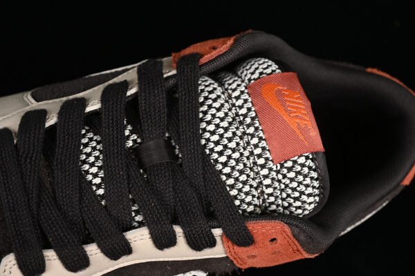 DUNK LOW RED PANDA VELVET BROWN_SANDDRIFT_RUGGED ORANGE