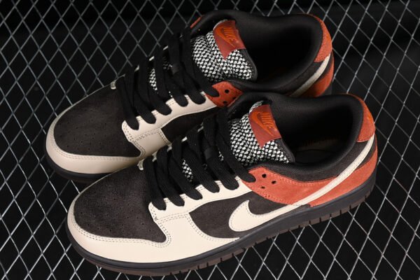 DUNK LOW RED PANDA VELVET BROWN_SANDDRIFT_RUGGED ORANGE