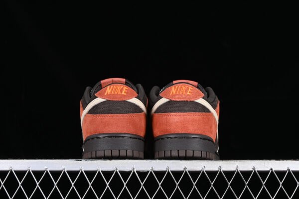 DUNK LOW RED PANDA VELVET BROWN_SANDDRIFT_RUGGED ORANGE