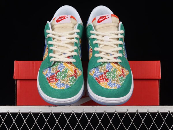 DUNK LOW SB FOAM FINGER STADIUM GREEN_WHITE_UNIVERSITY RED_OLD ROYAL