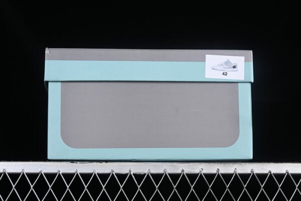 DUNK LOW SB CNY FLEECE SWOOSH_LIGHT BLUE
