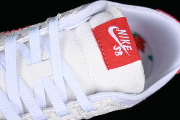 DUNK LOW DECON SB N7 OPTI YELLOW_UNIVERSITY RED_BRIGHT CRIMSON_STADIUM GREEN