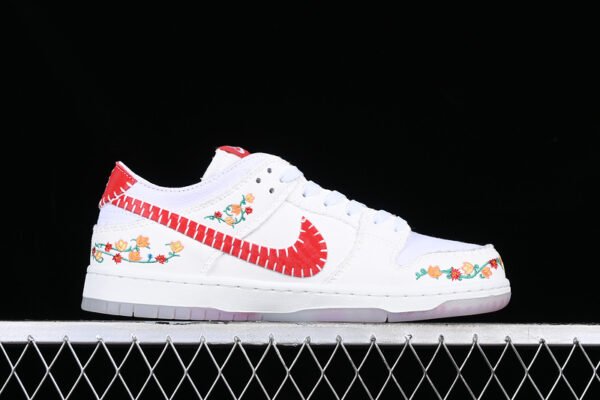 DUNK LOW DECON SB N7 OPTI YELLOW_UNIVERSITY RED_BRIGHT CRIMSON_STADIUM GREEN