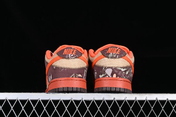 DUNK LOW PRO SB HUNTER REESE FORBES NATURAL BURLAP_ORANGE BLAZE