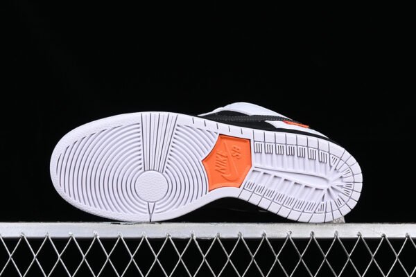 TIGHTBOOTH X DUNK LOW SB WHITE_BLACK_SAFETY ORANGE