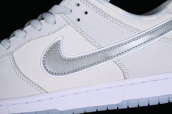 CONCEPTS X DUNK LOW OG SB QS WHITE LOBSTER FRIENDS FAMILY WHITE_PHOTON DUST_PURE