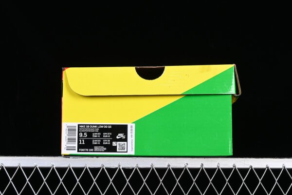 CONCEPTS X DUNK LOW OG SB QS WHITE LOBSTER FRIENDS FAMILY WHITE_PHOTON DUST_PURE