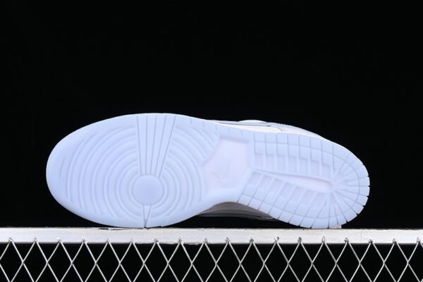 CONCEPTS X DUNK LOW OG SB QS WHITE LOBSTER FRIENDS FAMILY WHITE_PHOTON DUST_PURE