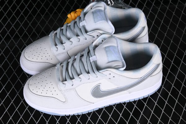 CONCEPTS X DUNK LOW OG SB QS WHITE LOBSTER FRIENDS FAMILY WHITE_PHOTON DUST_PURE