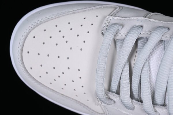 CONCEPTS X DUNK LOW OG SB QS WHITE LOBSTER FRIENDS FAMILY WHITE_PHOTON DUST_PURE