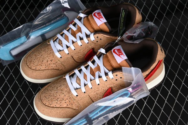 CLOT X DUNK LOW SP CORK NATURAL_FLAX_COCONUT MILK_BAROQUE BROWN