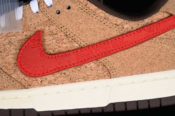 CLOT X DUNK LOW SP CORK NATURAL_FLAX_COCONUT MILK_BAROQUE BROWN