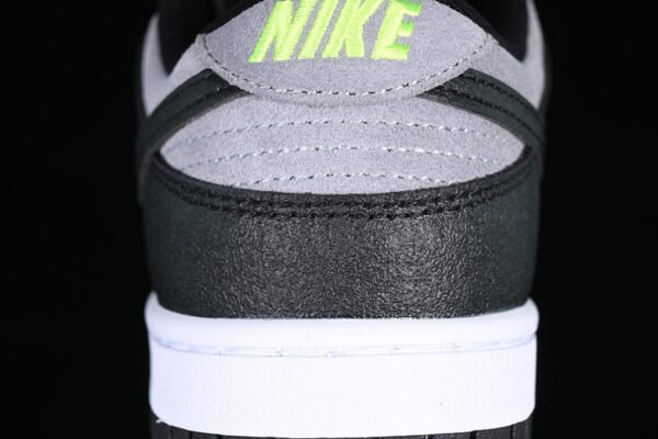 DUNK LOW BLACK_GREY_GREEN STRIKE