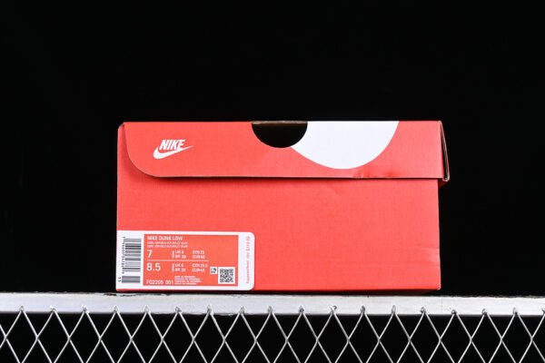 DUNK LOW BLACK_GREY_GREEN STRIKE