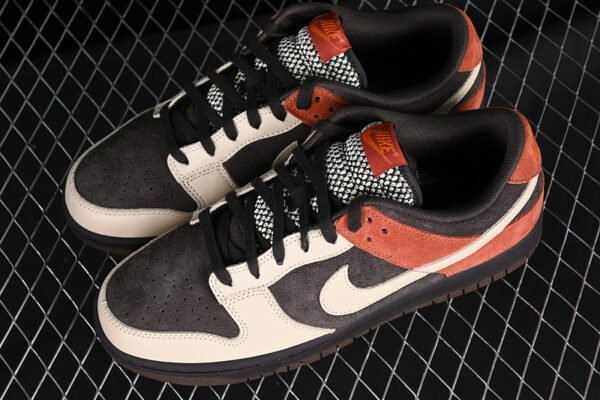 DUNK LOW RED PANDA VELVET BROWN_SANDDRIFT_RUGGED ORANGE