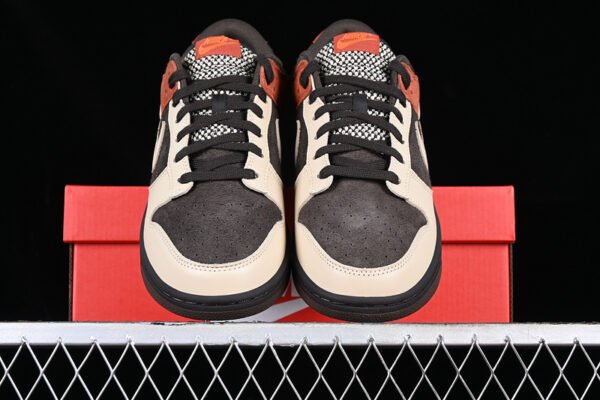 DUNK LOW RED PANDA VELVET BROWN_SANDDRIFT_RUGGED ORANGE