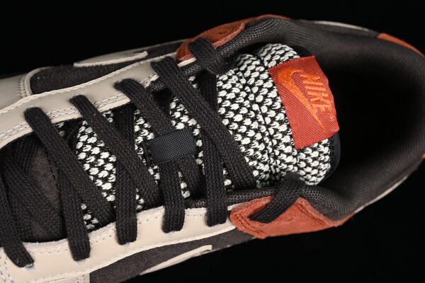 DUNK LOW RED PANDA VELVET BROWN_SANDDRIFT_RUGGED ORANGE
