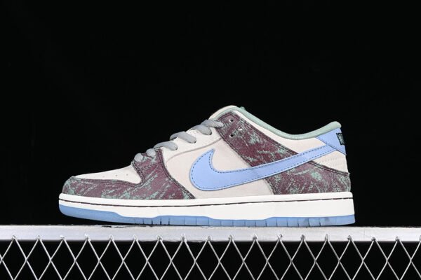 CRENSHAW SKATE CLUB X DUNK LOW SB SAIL_LIGHT BLUE_CEDAR